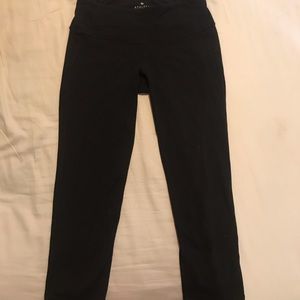 TOTAL STEAL cropped black athleta legging, XS